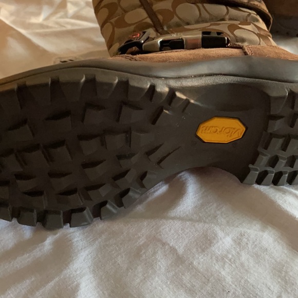 Boots - Picture 2 of 4